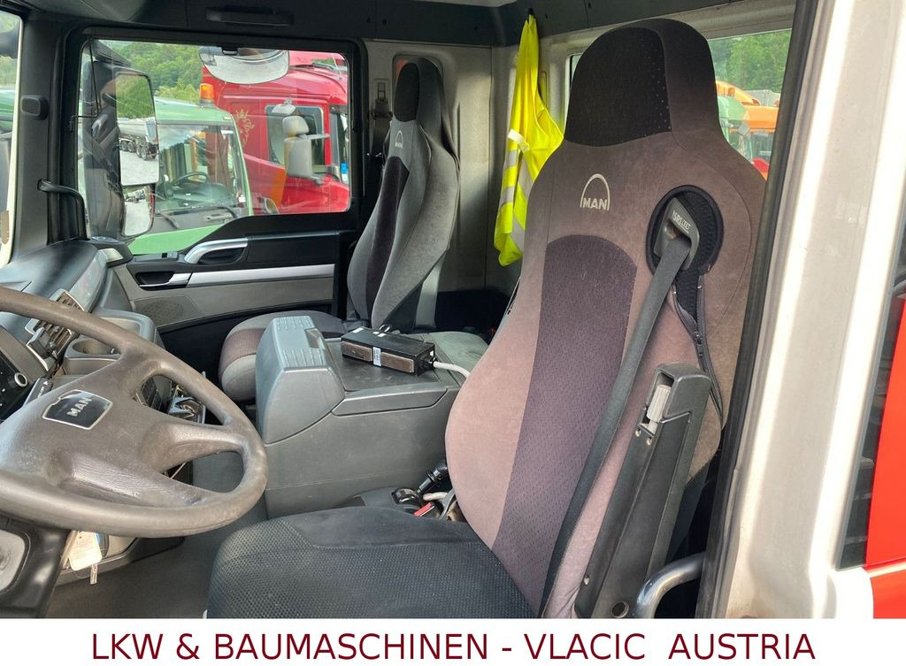 MAN TGS 33.440 (6x4) EEV Abrollkipper MAN TGS 33.440 (6x4) EEV Abrollkipper - Krokbil: bilde 4 MAN TGS 33.440 (6x4) EEV Abrollkipper MAN TGS 33.440 (6x4) EEV Abrollkipper - Krokbil: bilde 4