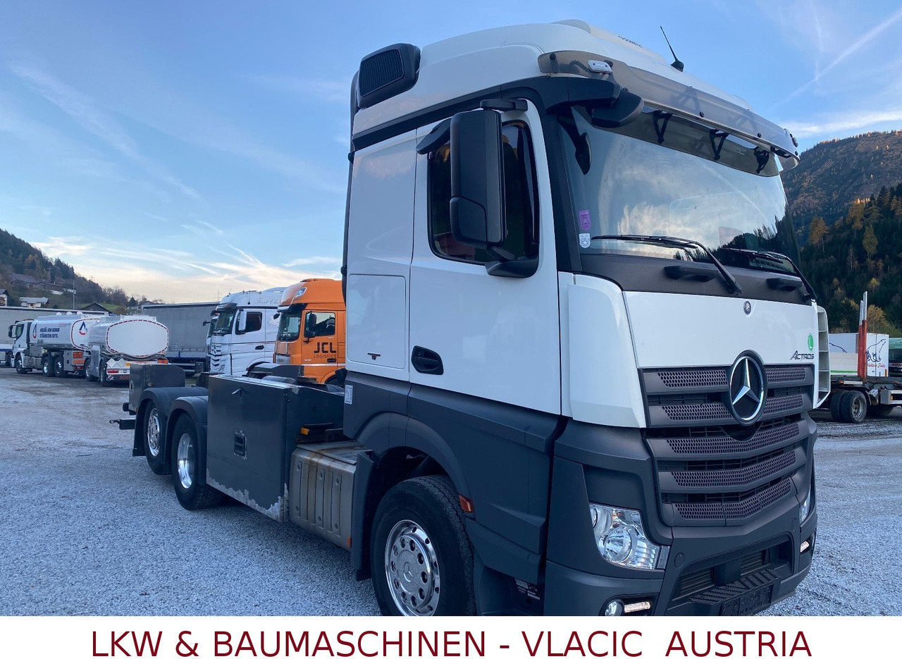 Mercedes-Benz Actros 963-0-C - Tankbil: bilde 2 Mercedes-Benz Actros 963-0-C - Tankbil: bilde 2