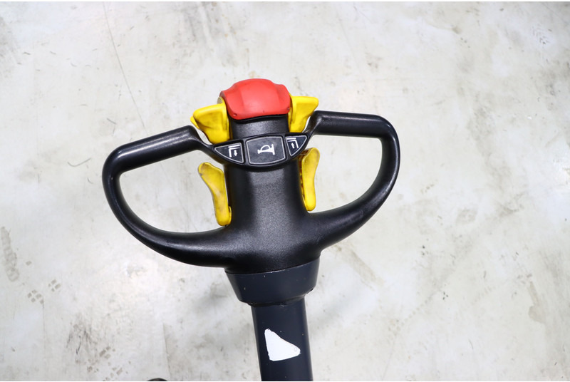 Komatsu CNI 14 - Stabler: bilde 2 Komatsu CNI 14 - Stabler: bilde 2