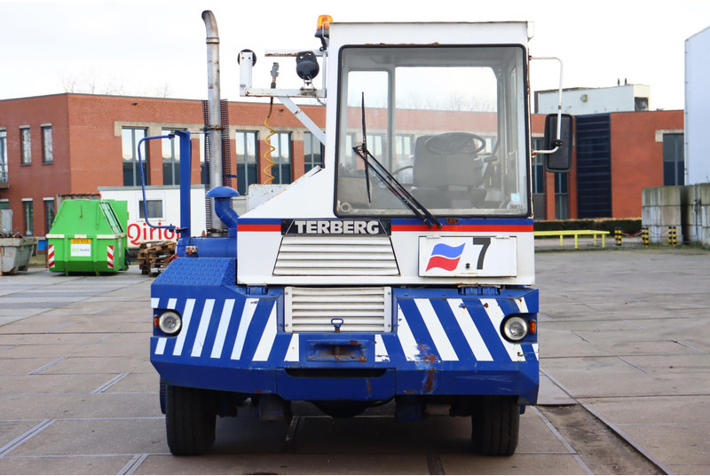 Terberg TRT89 - Terminaltraktor: bilde 2 Terberg TRT89 - Terminaltraktor: bilde 2