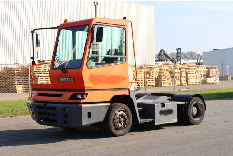 Terberg YT182 - Terminaltraktor: bilde 4 Terberg YT182 - Terminaltraktor: bilde 4