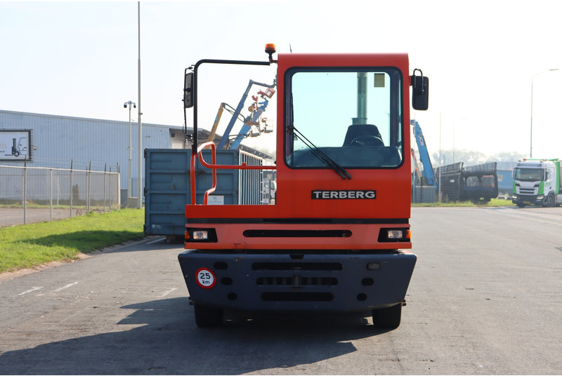 Terberg YT182 - Terminaltraktor: bilde 3 Terberg YT182 - Terminaltraktor: bilde 3