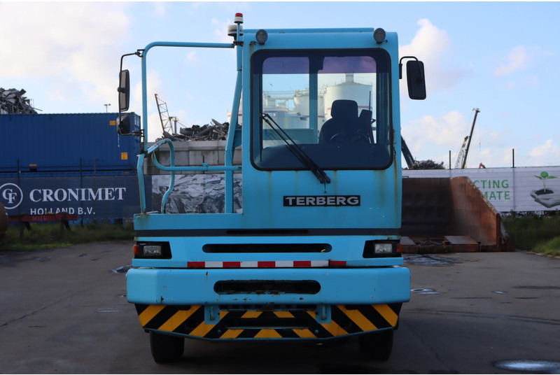 Terberg YT222 - Terminaltraktor: bilde 2 Terberg YT222 - Terminaltraktor: bilde 2