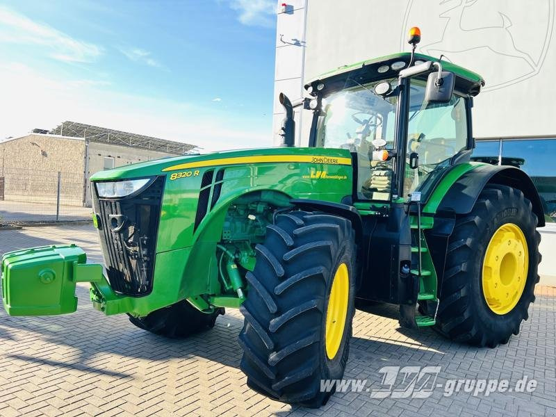 John Deere 8320R E23-PowerShift - Traktor: bilde 4 John Deere 8320R E23-PowerShift - Traktor: bilde 4