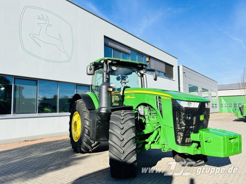 John Deere 8320R E23-PowerShift - Traktor: bilde 1 John Deere 8320R E23-PowerShift - Traktor: bilde 1