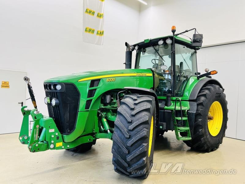 John Deere 8330 - Traktor: bilde 2 John Deere 8330 - Traktor: bilde 2