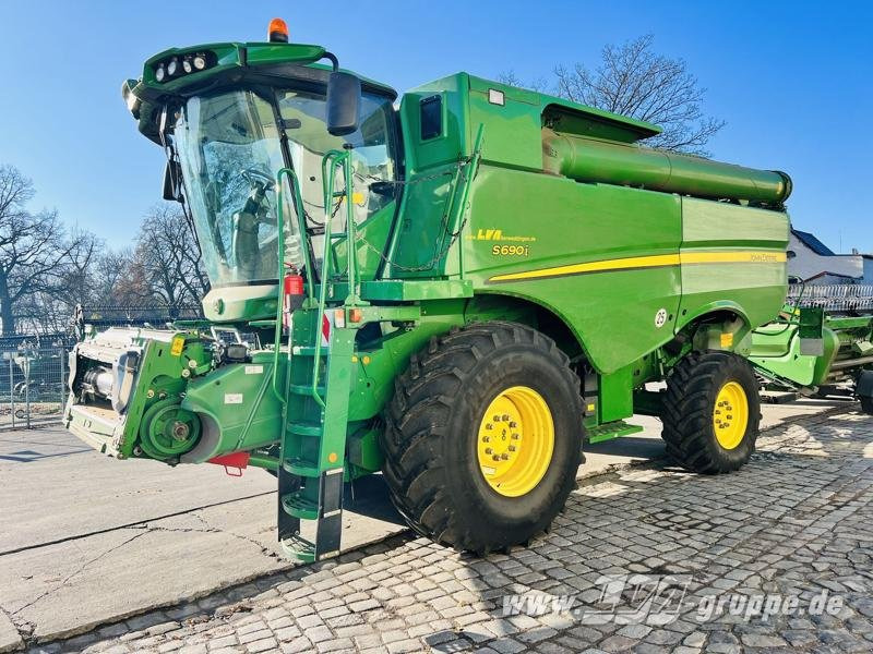John Deere S690 - Skurtresker: bilde 1 John Deere S690 - Skurtresker: bilde 1
