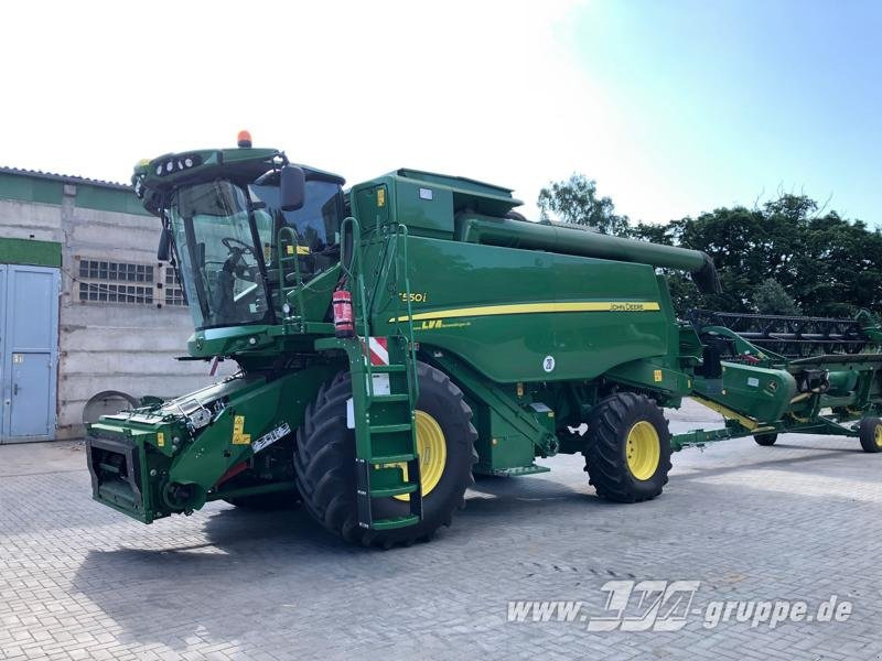 John Deere T550 - Skurtresker: bilde 1 John Deere T550 - Skurtresker: bilde 1