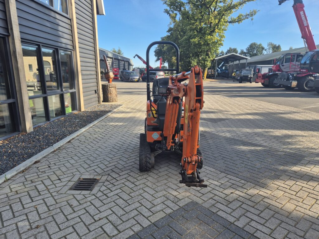 HITACHI ZX10U-2 minidigger - Minigraver: bilde 4 HITACHI ZX10U-2 minidigger - Minigraver: bilde 4