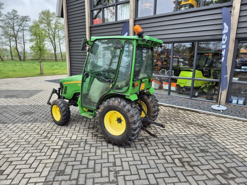 JOHN DEERE 2520 - Minitraktor: bilde 3 JOHN DEERE 2520 - Minitraktor: bilde 3