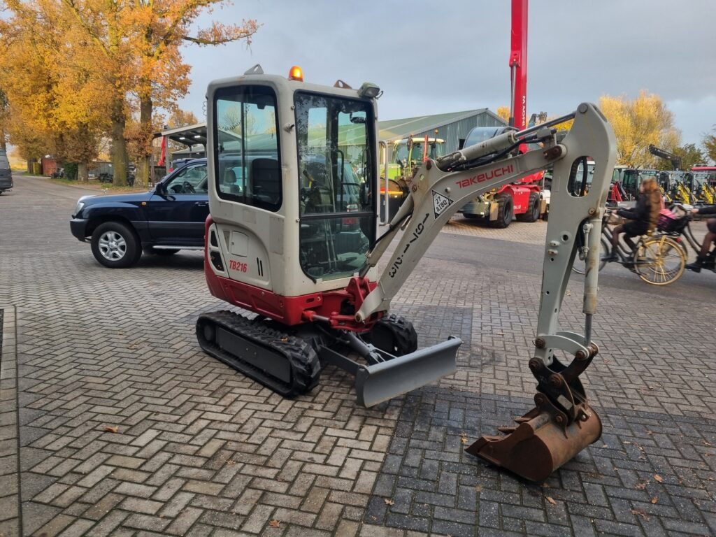 TAKEUCHI TB216 minidigger - Minigraver: bilde 5 TAKEUCHI TB216 minidigger - Minigraver: bilde 5