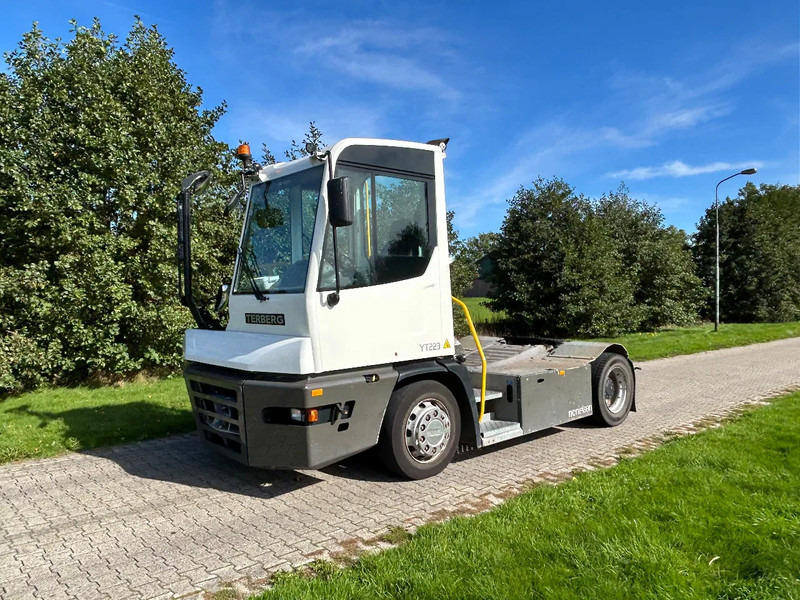 Terberg YT 223 | LOW HOURS | AIRCO | MEGA LOW LOADER | - Terminaltraktor: bilde 1 Terberg YT 223 | LOW HOURS | AIRCO | MEGA LOW LOADER | - Terminaltraktor: bilde 1