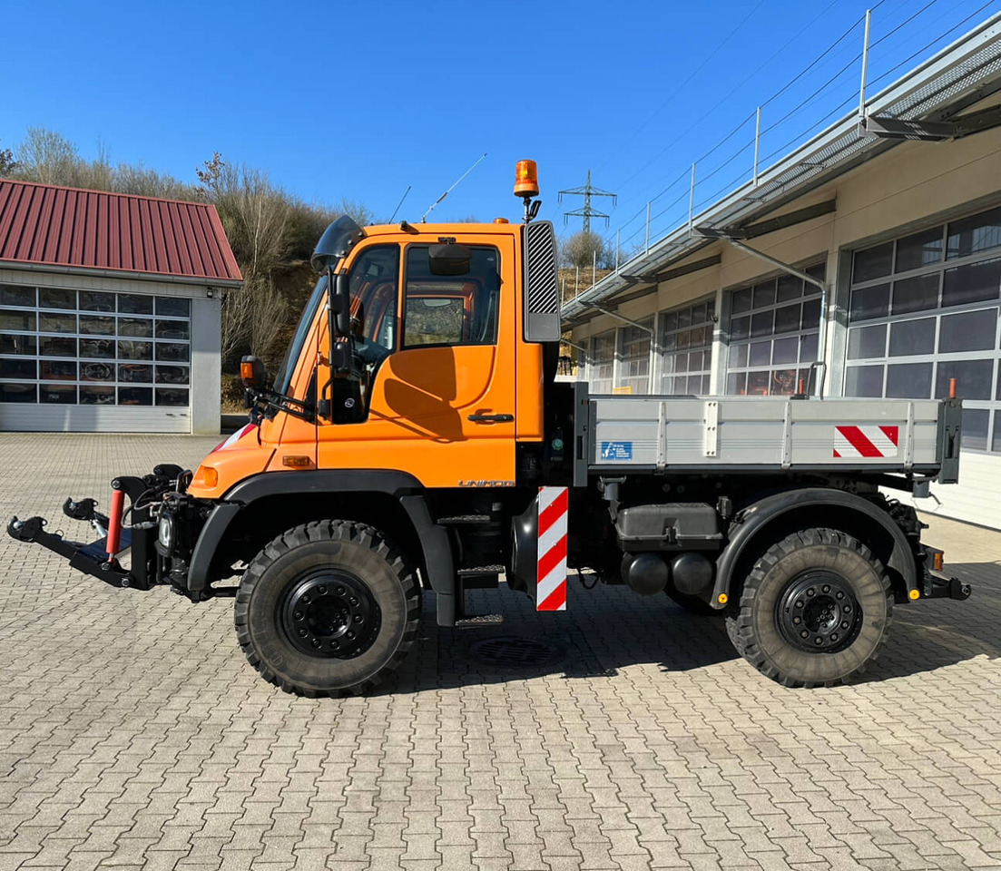 Unimog 400 - U400 405 02734 mit Heckkraftheber Mer - Tippbil: bilde 2 Unimog 400 - U400 405 02734 mit Heckkraftheber Mer - Tippbil: bilde 2
