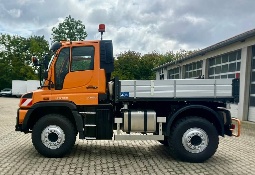 Unimog 530 - U530 405 44301 Mercedes Benz 405 - Utility-/ Spesiell maskin: bilde 2 Unimog 530 - U530 405 44301 Mercedes Benz 405 - Utility-/ Spesiell maskin: bilde 2