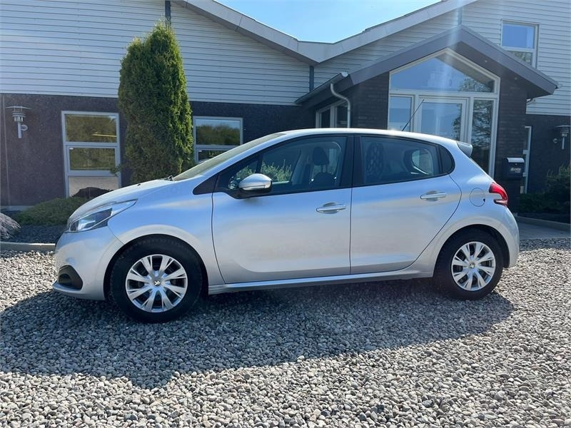 Peugeot 208 1,6 BlueHDi 100 Active Van 5d. NYSYNET og KUN - Annet utstyr: bilde 1 Peugeot 208 1,6 BlueHDi 100 Active Van 5d. NYSYNET og KUN - Annet utstyr: bilde 1