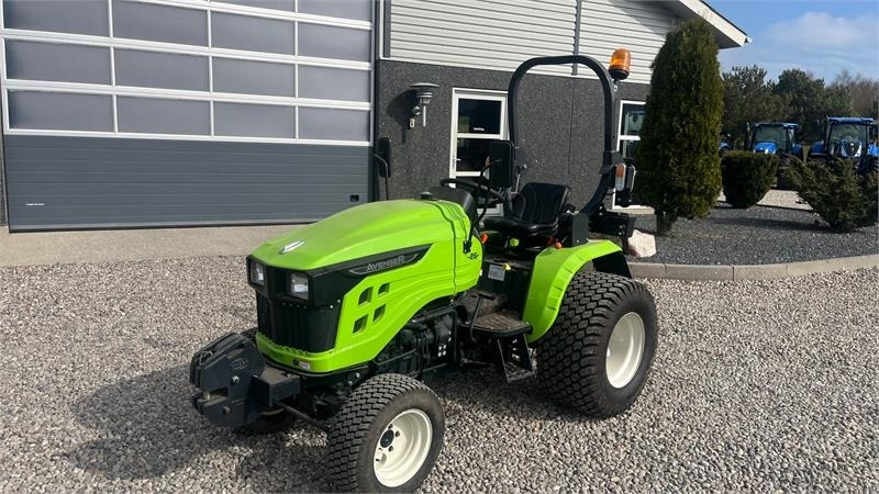 Avenger 26 Med frontvægt og MOMSFRI - Kommunale traktor: bilde 2 Avenger 26 Med frontvægt og MOMSFRI - Kommunale traktor: bilde 2