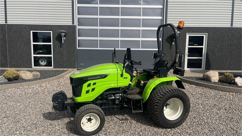 Avenger 26 Med frontvægt og MOMSFRI - Kommunale traktor: bilde 1 Avenger 26 Med frontvægt og MOMSFRI - Kommunale traktor: bilde 1