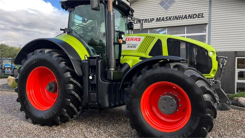 Claas Axion 930 CMatic Med næsten nye dæk, frontlift og  - Traktor: bilde 3 Claas Axion 930 CMatic Med næsten nye dæk, frontlift og  - Traktor: bilde 3