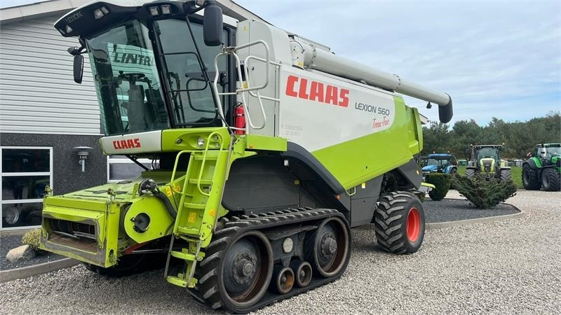 Claas LEXION 560 Med ny bælter og 4wd - Skurtresker: bilde 2 Claas LEXION 560 Med ny bælter og 4wd - Skurtresker: bilde 2