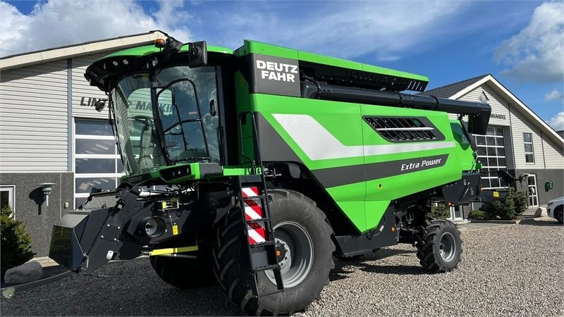 Deutz-fahr C7206 With 24feed - 7.2m header. New and unused Co - Skurtresker: bilde 1 Deutz-fahr C7206 With 24feed - 7.2m header. New and unused Co - Skurtresker: bilde 1