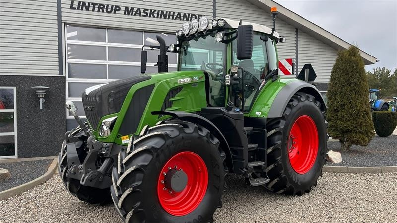 Fendt 828 Vario S4 Profi Plus Med frontlift - Traktor: bilde 2 Fendt 828 Vario S4 Profi Plus Med frontlift - Traktor: bilde 2