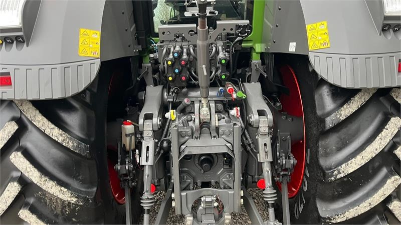 Fendt 828 Vario S4 Profi Plus Med frontlift - Traktor: bilde 5 Fendt 828 Vario S4 Profi Plus Med frontlift - Traktor: bilde 5