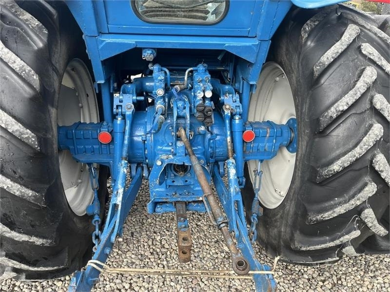 Ford 8210 En rigtig velholdt klassiker med tvillinghjul - Traktor: bilde 4 Ford 8210 En rigtig velholdt klassiker med tvillinghjul - Traktor: bilde 4
