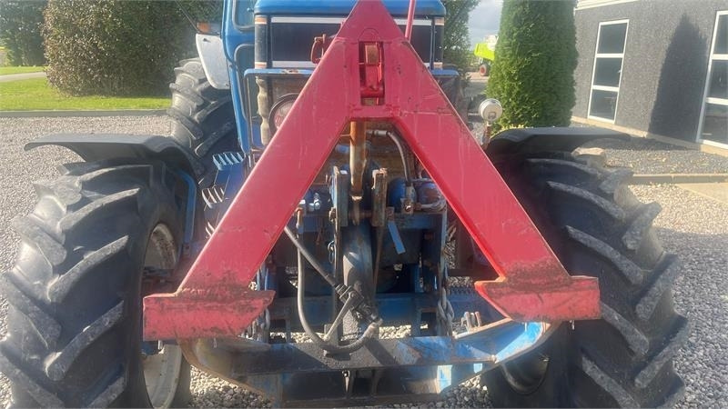 Ford 8210 Force II Med frontlift - Traktor: bilde 4 Ford 8210 Force II Med frontlift - Traktor: bilde 4