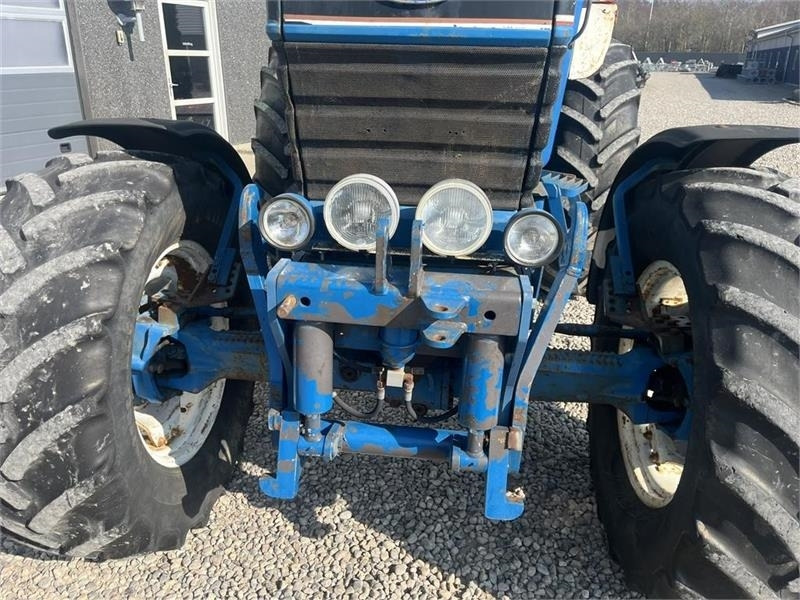 Ford TW 15 F II med HEVA opklappelig frontlift - Traktor: bilde 4 Ford TW 15 F II med HEVA opklappelig frontlift - Traktor: bilde 4
