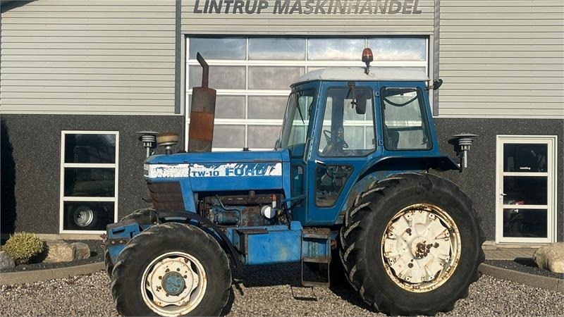Ford TW10 Meget original 4wd Ford TW10. - Traktor: bilde 1 Ford TW10 Meget original 4wd Ford TW10. - Traktor: bilde 1
