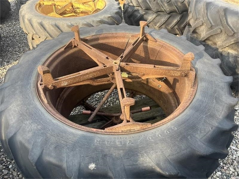 Goodyear 13,6 -38 Molcon 5 arme bred - Dekk for Landbruksteknikk: bilde 2 Goodyear 13,6 -38 Molcon 5 arme bred - Dekk for Landbruksteknikk: bilde 2
