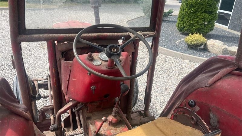 IH 434 - Traktor: bilde 5 IH 434 - Traktor: bilde 5