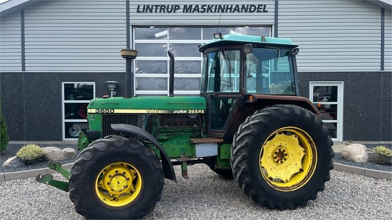 John Deere 3650 Med frontlift - Traktor: bilde 1 John Deere 3650 Med frontlift - Traktor: bilde 1