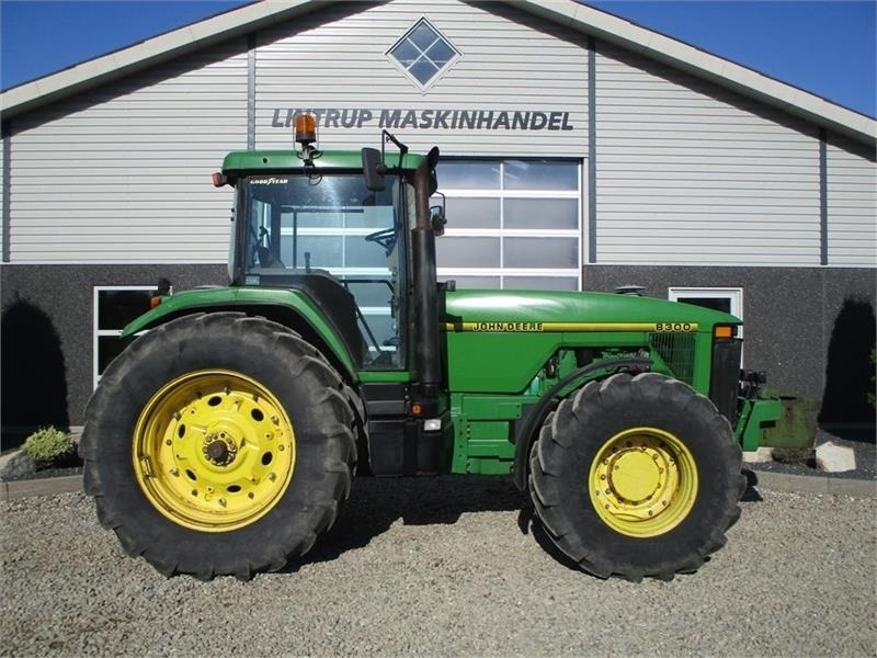 John Deere 8300 Pæn regulær traktor med rigtig gode dæk på. - Traktor: bilde 3 John Deere 8300 Pæn regulær traktor med rigtig gode dæk på. - Traktor: bilde 3