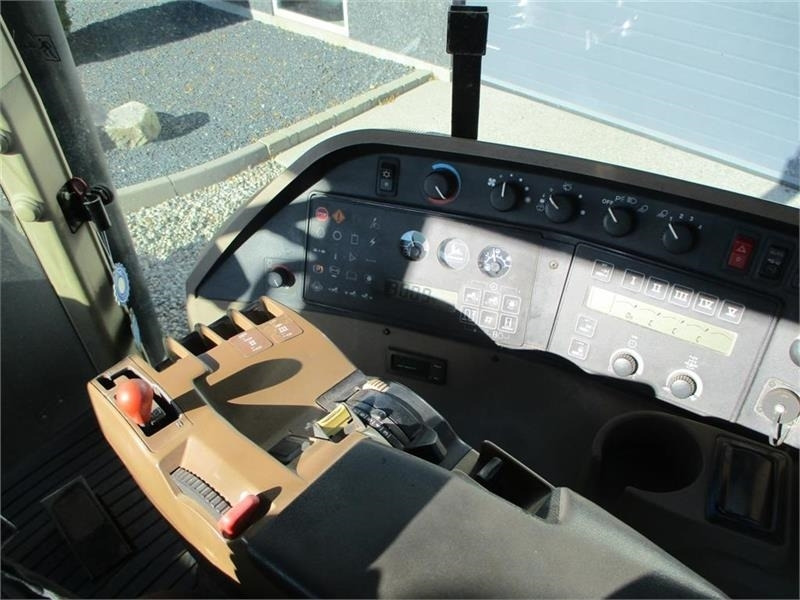 John Deere 8300 Pæn regulær traktor med rigtig gode dæk på. - Traktor: bilde 5 John Deere 8300 Pæn regulær traktor med rigtig gode dæk på. - Traktor: bilde 5