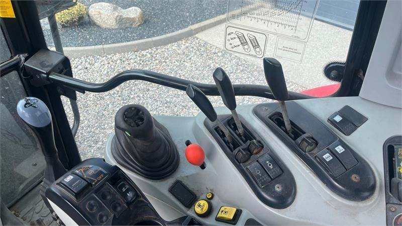 Leie Massey Ferguson 6480 Dyna 4 Med frontlift og frontlæsser  Massey Ferguson 6480 Dyna 4 Med frontlift og frontlæsser: bilde 7