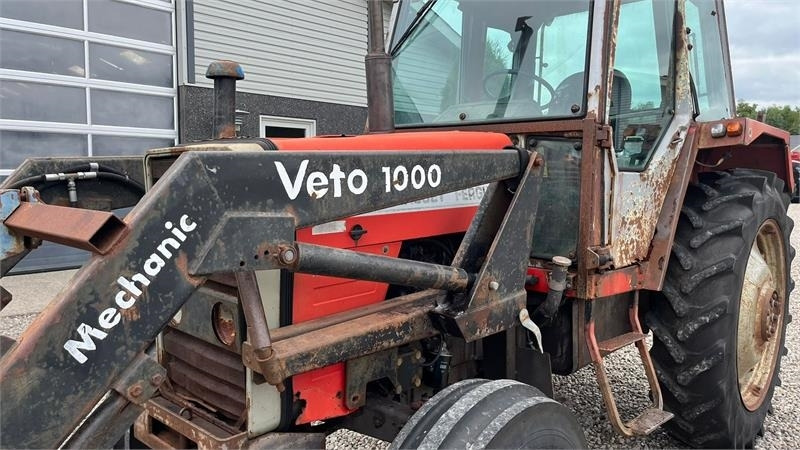 Massey Ferguson 690 Speedshift med frontlæsser - Traktor: bilde 4 Massey Ferguson 690 Speedshift med frontlæsser - Traktor: bilde 4