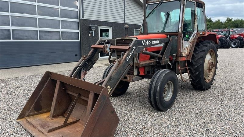 Massey Ferguson 690 Speedshift med frontlæsser - Traktor: bilde 3 Massey Ferguson 690 Speedshift med frontlæsser - Traktor: bilde 3