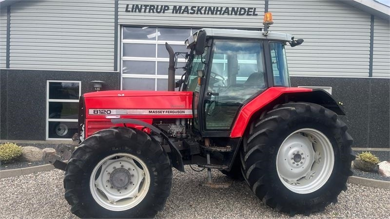 Massey Ferguson 8120 DYNA 4 Med frontlift - Traktor: bilde 1 Massey Ferguson 8120 DYNA 4 Med frontlift - Traktor: bilde 1