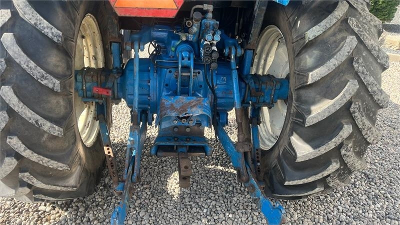 New Holland 5640 SL Dualpower - Traktor: bilde 4 New Holland 5640 SL Dualpower - Traktor: bilde 4