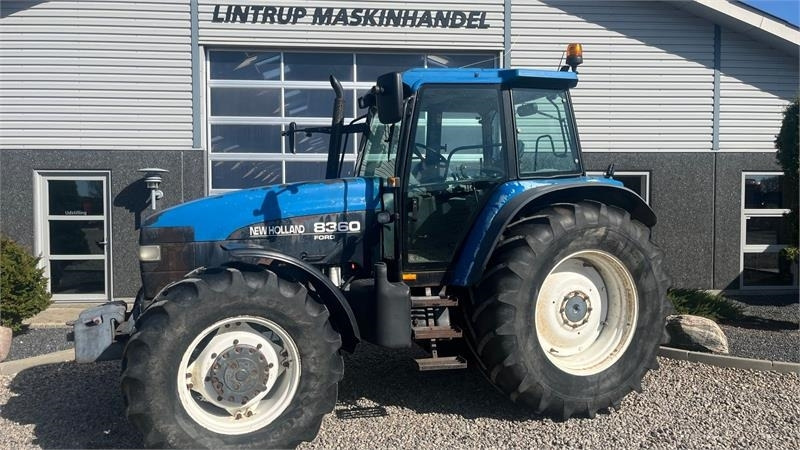 New Holland 8360 Rangecommand - Traktor: bilde 1 New Holland 8360 Rangecommand - Traktor: bilde 1