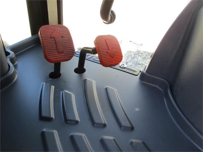 Solis 26 HST med kabine og Industrihjul - Traktor: bilde 3 Solis 26 HST med kabine og Industrihjul - Traktor: bilde 3