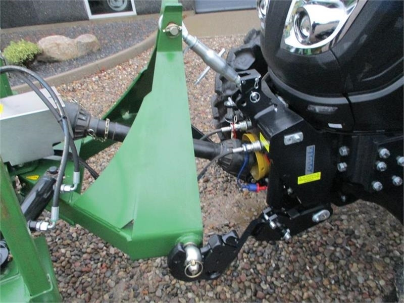 Solis 60 Med frontlift, frontPTO og Thyregod kost  - Traktor: bilde 4 Solis 60 Med frontlift, frontPTO og Thyregod kost  - Traktor: bilde 4