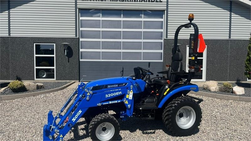 Solis H26 HST Med Frontlæsser og GardenPro dæk - Traktor: bilde 1 Solis H26 HST Med Frontlæsser og GardenPro dæk - Traktor: bilde 1
