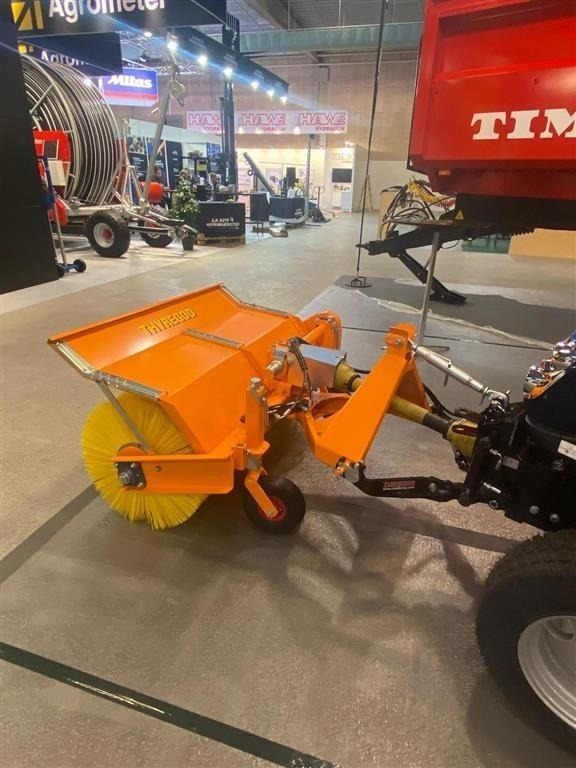Traktor Solis H26 HST SnowEdition med Thyregod TK 1600 kost på: bilde 6