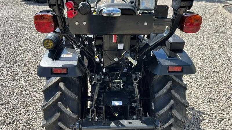 Solis S26 6+2 gearmaskine Limited Edition i sort med bre - Kommunale traktor: bilde 4 Solis S26 6+2 gearmaskine Limited Edition i sort med bre - Kommunale traktor: bilde 4