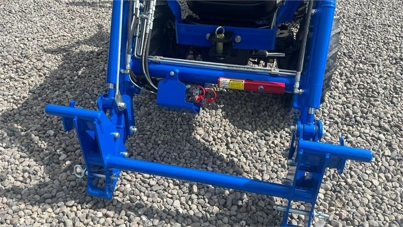 Solis S26 6+2 gearmaskine med Fuldhydraulisk frontlæsser - Traktor: bilde 4 Solis S26 6+2 gearmaskine med Fuldhydraulisk frontlæsser - Traktor: bilde 4