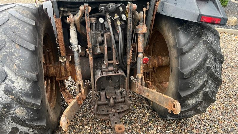 Valmet 455 Med en slags frontlift - Traktor: bilde 4 Valmet 455 Med en slags frontlift - Traktor: bilde 4