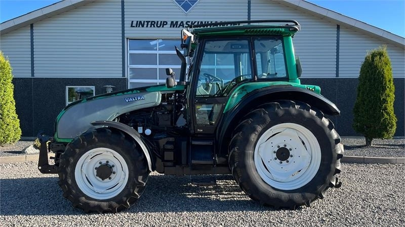 Valtra T130 med 3.5ton frontlift - Traktor: bilde 1 Valtra T130 med 3.5ton frontlift - Traktor: bilde 1