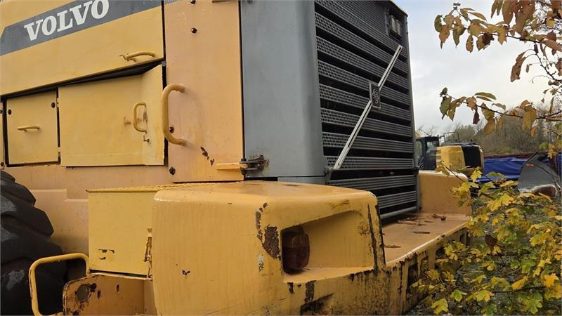 Volvo 330D med skovl - Hjullaster: bilde 4 Volvo 330D med skovl - Hjullaster: bilde 4